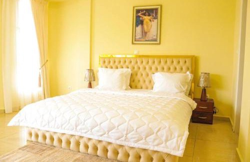 Yaounde Apartment | Appartement Luxieux Haut Standikng Bastos