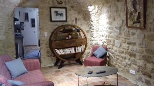 Bourdic House | Maison de village ancienne poste
