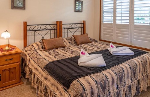 Yungaburra Cottage | Birds 'n' Bloom Cottages