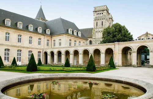 Bretteville-sur-Odon Hotel | Ibis Caen Porte De Bretagne