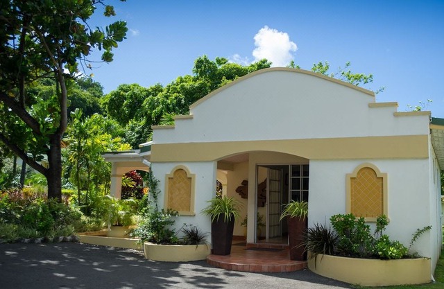 Blue Horizons Garden Resort