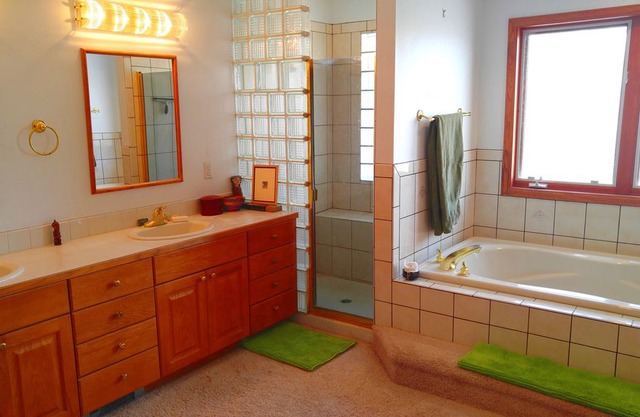 Beautiful spacious home with vast views on open space, 10 mins from Boulder
