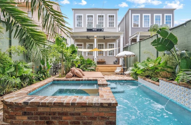 Bright Bohemian House w Heated Pool/Hot Tub