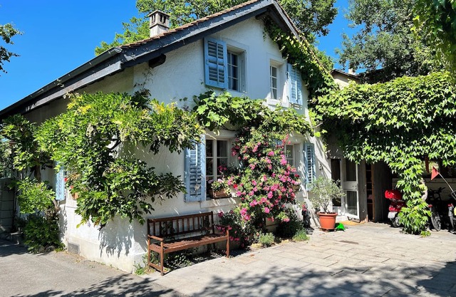 House with garden on the Aare. Close to the city and traffic-calmed.
