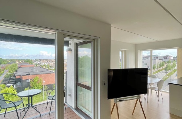 Central and quiet apartment with free parking!