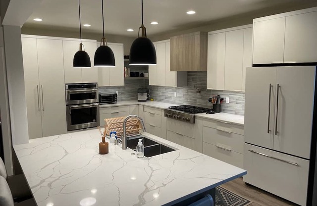 Private 3-bedroom house in scenic Mukilteo with WiFi, AC