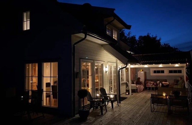 Holiday home "Lyngsvag" on Lyngsvagfjorden near Farsund -Spind, southern Norway, in an exceptionally beautiful location, Internet WLAN, 120 m² living space, sunny and sheltered holiday spot on the Farsund archipelago, chic furnishings, 3 bedrooms.