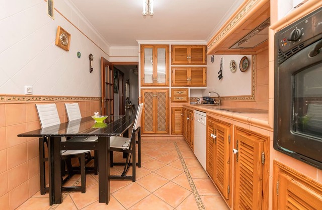 City House - Three Bedroom Apartment, Sleeps 4