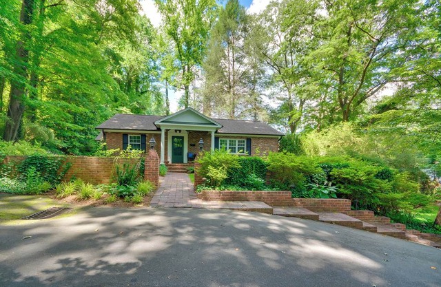 Cozy, Peaceful Cottage - Near Wake Forest!