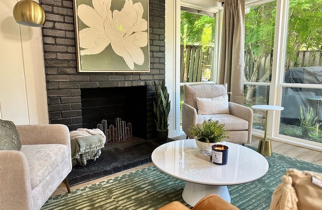 Private 2 BR MCM Sanctuary