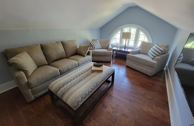 Cozy bed & breakfast in marvelous South Kortright with WiFi, AC