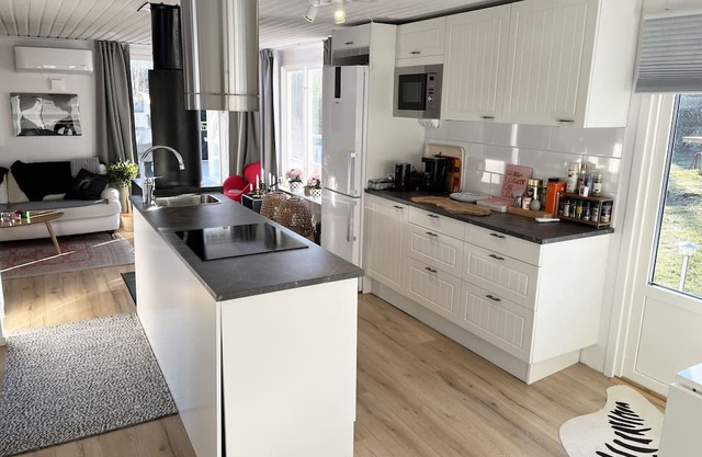 Nice cottage located by the lake Nömmen in Björköby | SE07056