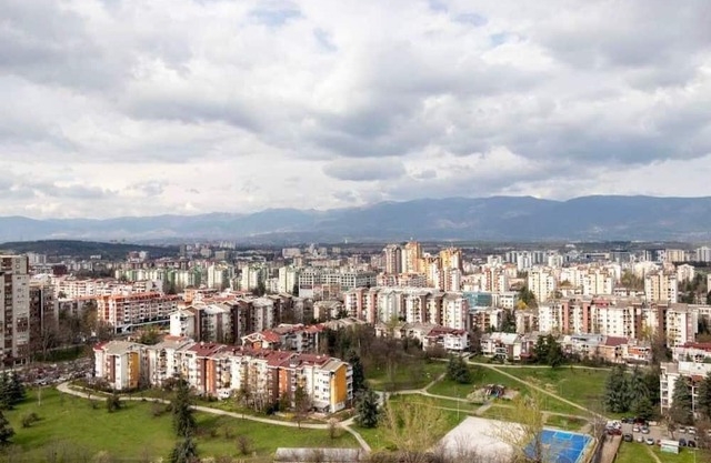 18th floor luxury condo with pool