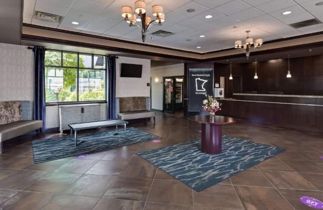 Comfort Meets Elegance: Cozy Stay Near Mall of America, Free Shuttle