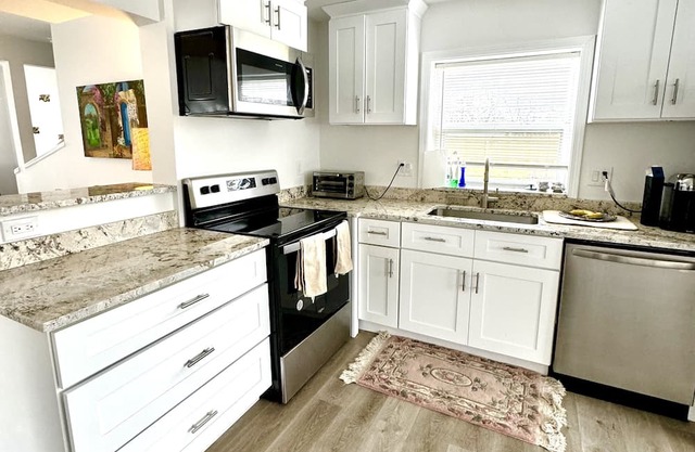 Luxury Living Steps from Beaumont Royal Oak