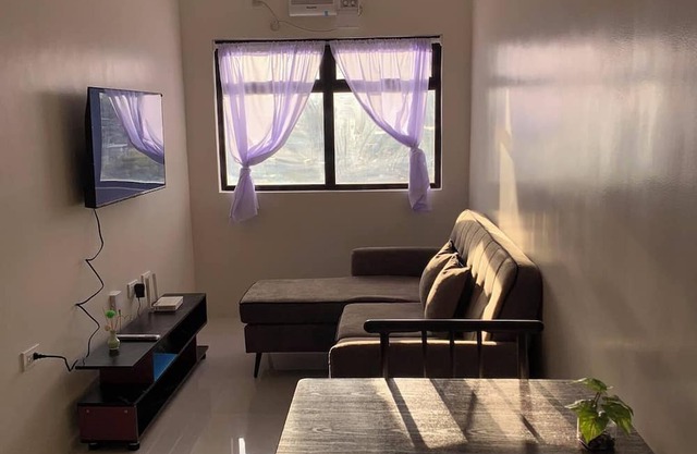 A cozy, modern space at the heart of the city!