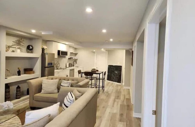 Stylish Retreat in North Oshawa