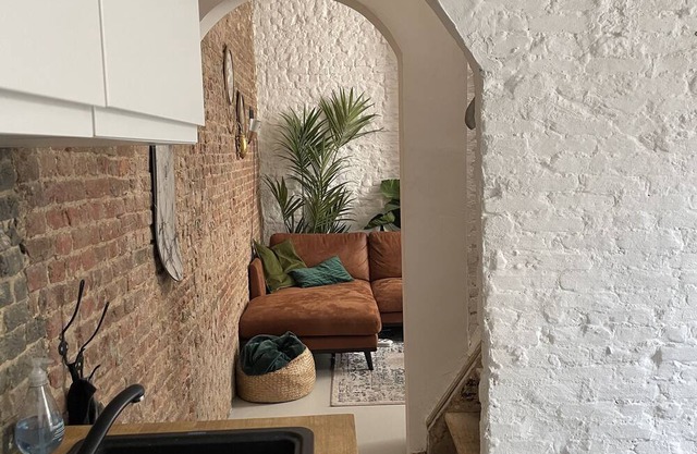 Cozy 3-bedroom Back House with private courtyard