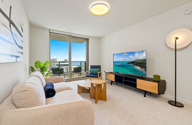 Luxury Ocean View1bed/1bath - Sky Ala Moana 3305