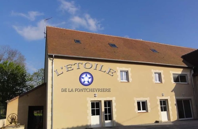 Guestroom Neuvy-Saint-Sépulchre, 3 bedrooms, 6 persons