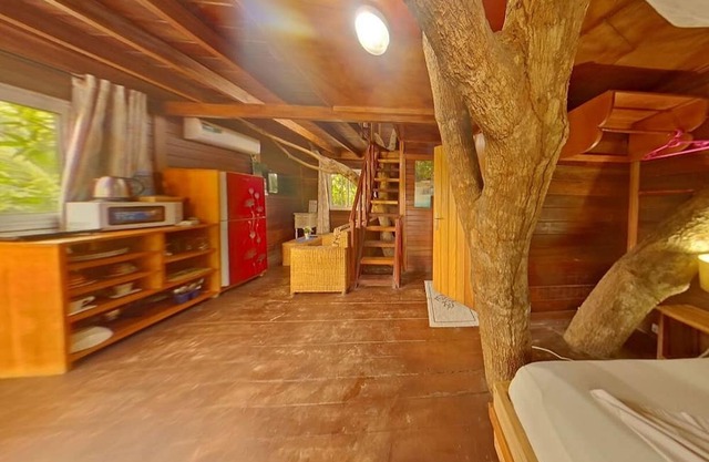 Tree House-Family-Ensuite with Shower-Resort view