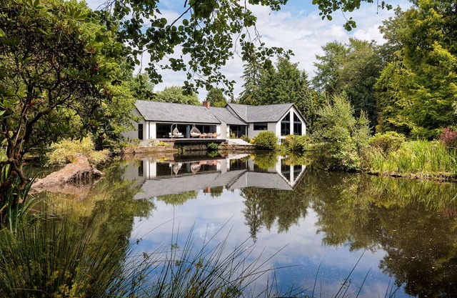 LOWER MILL, family friendly, with open fire in Cuddington, Cheshire