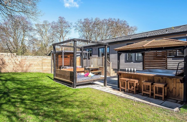 2 bedroom accommodation in Raywell, Beverley