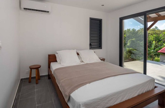 Villa Amazonia near new hospital swimming pool