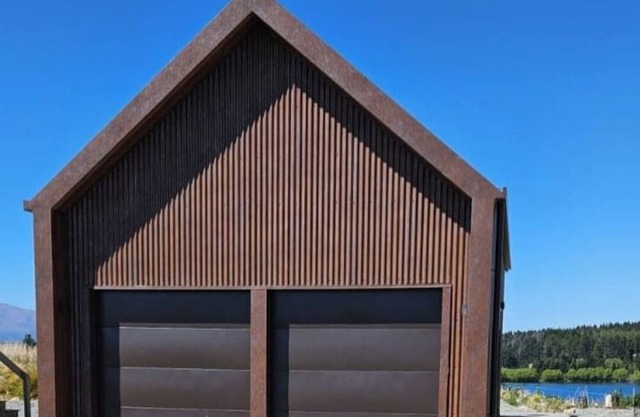 The Rusty Shed-Lake Ohau. Stones throw away from the lakes , the Ohau Ski Feild.