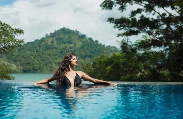 Lake view mountain yoga villa