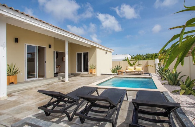 Villa with pool in Jan Thiel