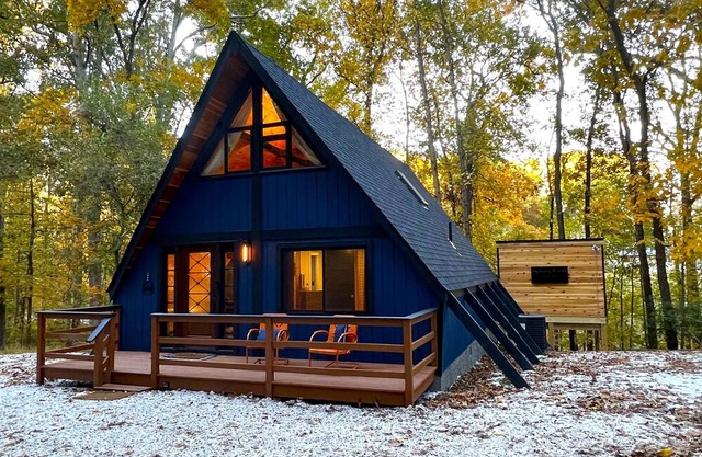 Renovated 1973 Aframe with Hot Tub