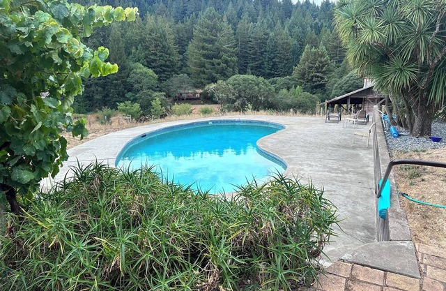 Wine Country Getaway with Redwood Forest View Pool- Navarro, CA