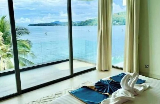 Kamala Beach Front Sea View 6 Bedroom Villa