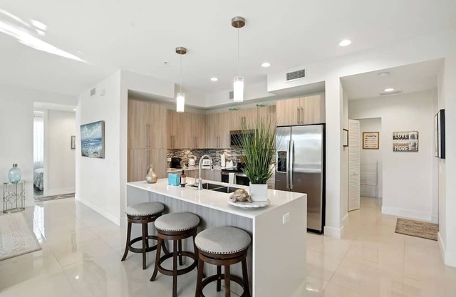 Stylish Oasis by Margaritaville & Fort Myers Beach