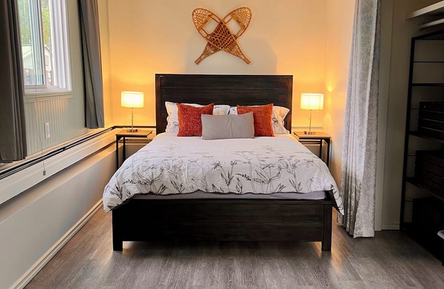 The Boreal Bungalow: A Cozy Northern Retreat in the Heart of Yellowknife