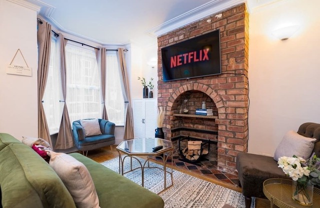 Gorgeous Home in Heart of Historic Lincoln