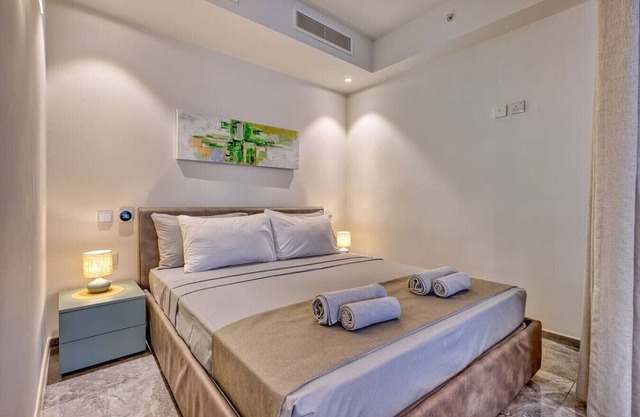 Official Mercury Suites | With Rooftop Pool Access
