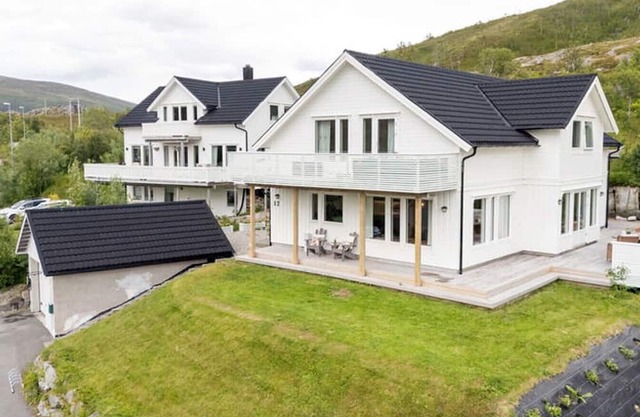 Northern Lights adventure! Detached house with a view