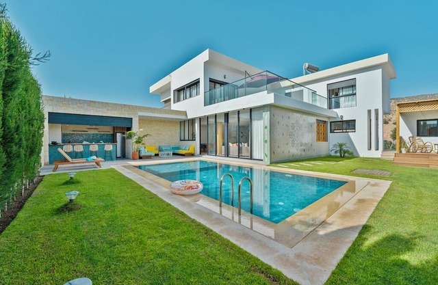 Spacious 4-bedroom villa in Taghazout bay