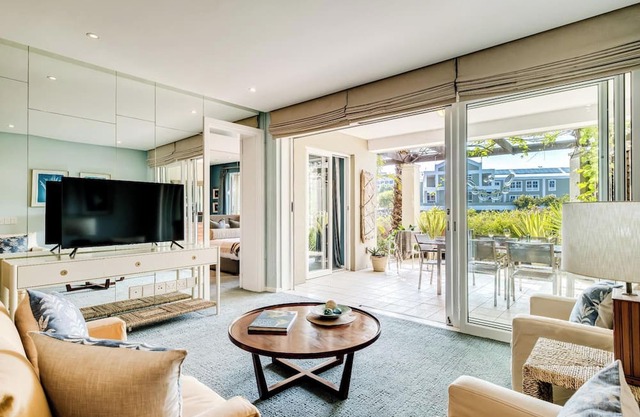 Secure 2bed Apartment in the Marina Carradale 002