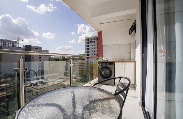 Chic 1-bedroom apartment with AC and fitness room in vibrant Nairobi-smarthomes