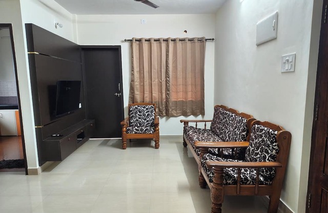Prateek's apartment near to the Krishna mutt.