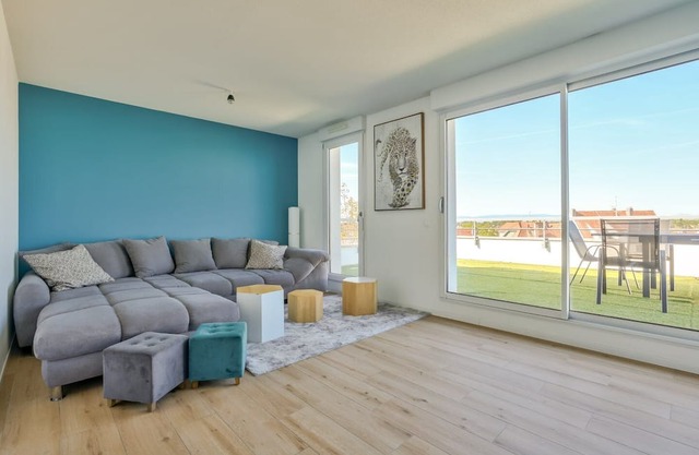 Stunning 1BR Flat with Terrace and private parking