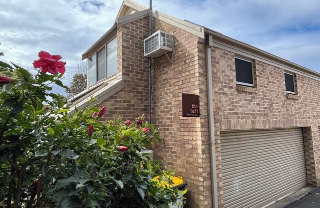 Austinmer Beach Studio Apartment with Parking