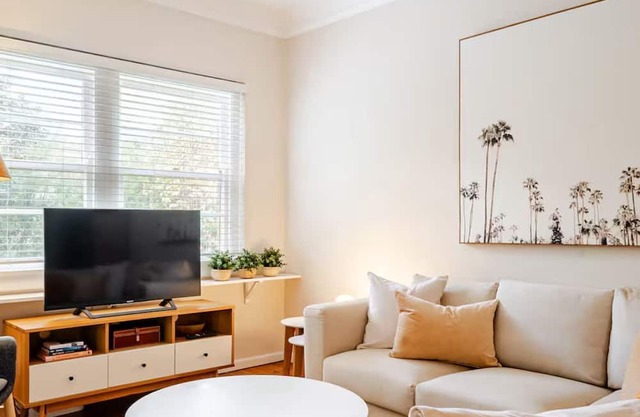 2 Bedroom apartment located in Woollstonecraft!