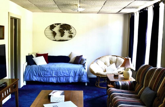 Train View a spacious 3-bedroom upstairs apartment with WiFi in Northfork