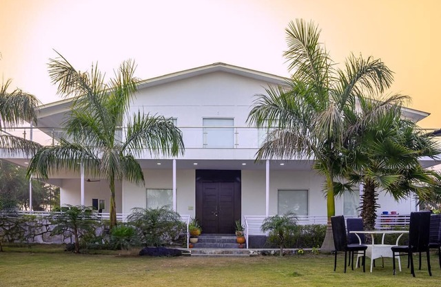 Luxurious 4BHK Farmhouse Retreat with Private Pool