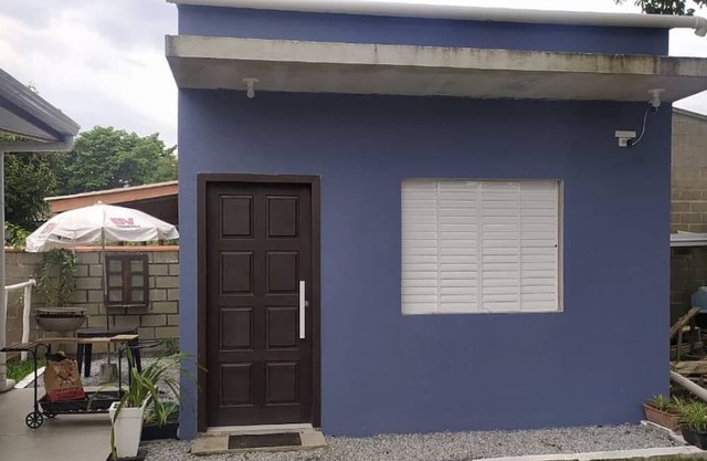 Comfortable complete studio apartment in Pontal Sul with swimming pool, close to Ilha do Mel.
