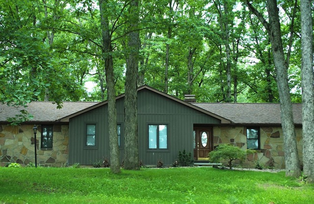 Sherwood Forest Park- 6BD/3BA on Private Ohio Land